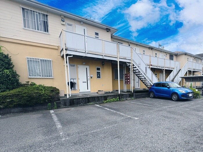 物件外観写真2　(駐車場)