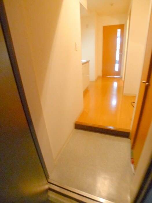 物件内観写真18　(玄関)