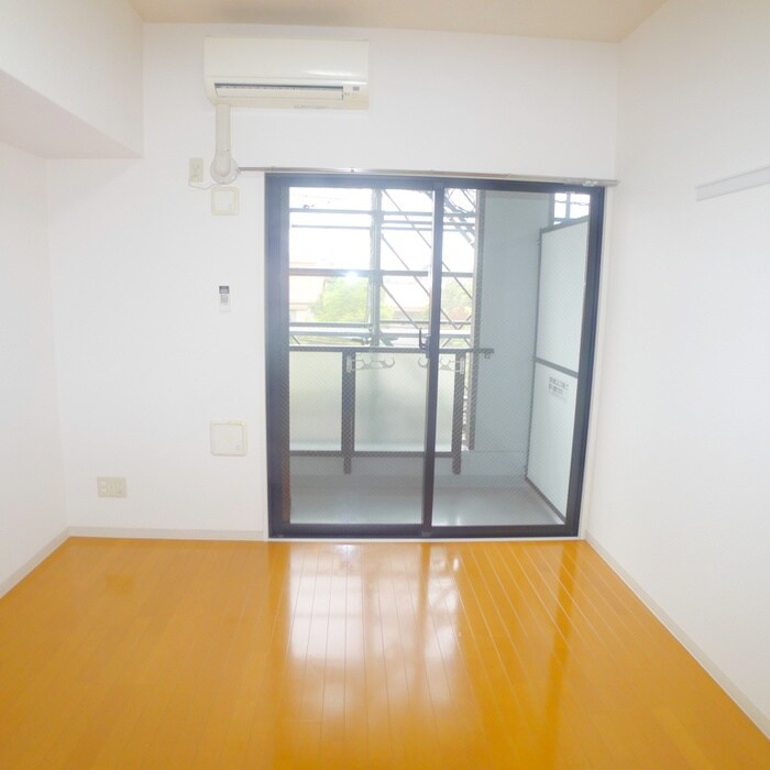 物件内観写真21　(室内からの展望)