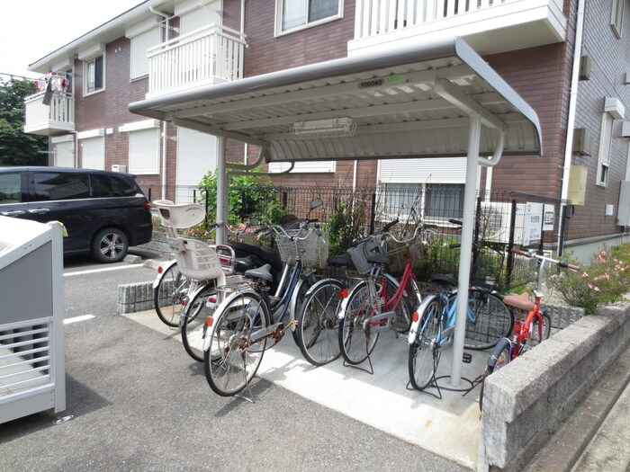 物件外観写真6　(駐輪場)