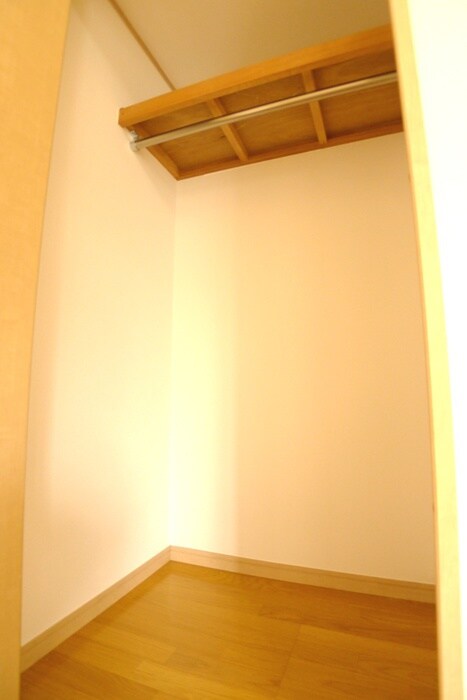 物件内観写真6　(収納)