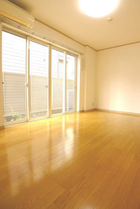 物件内観写真15　(室内からの展望)