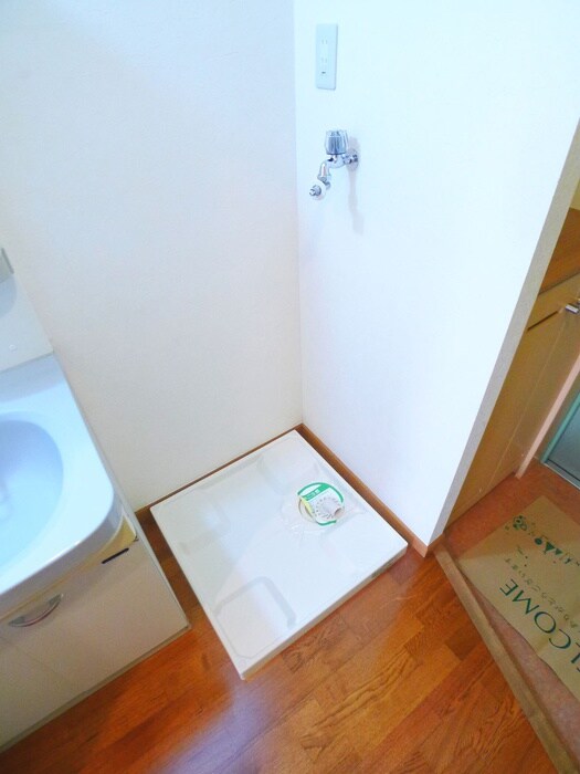 物件内観写真21　(洗濯機置場)