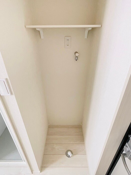 物件内観写真10　(洗濯機置場)