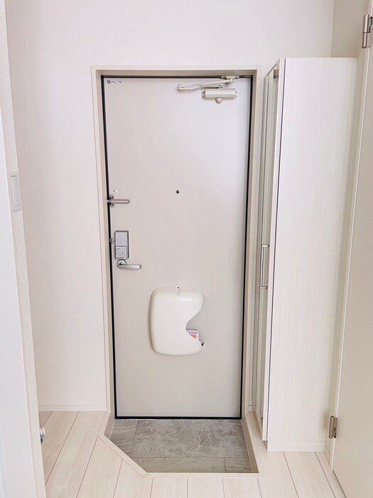 物件内観写真15　(玄関)