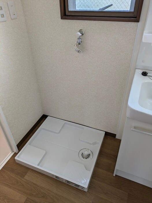 物件内観写真12　(洗濯機置場)