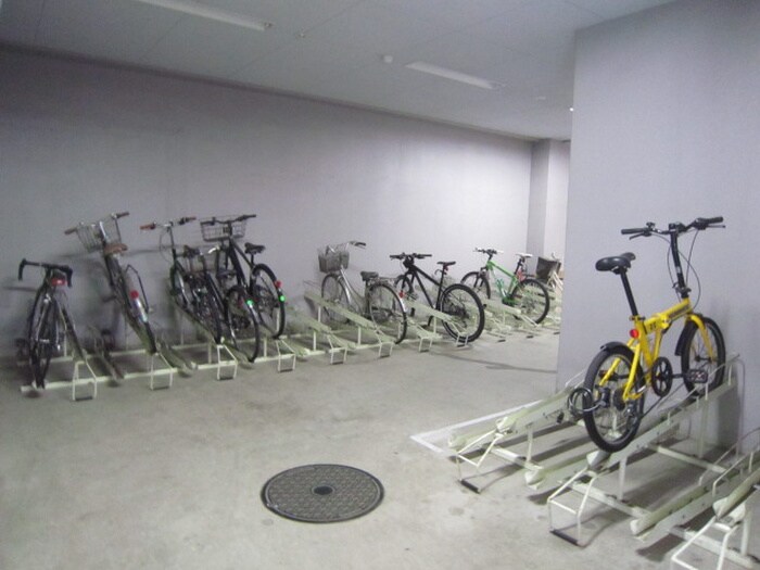物件外観写真3　(駐輪場)
