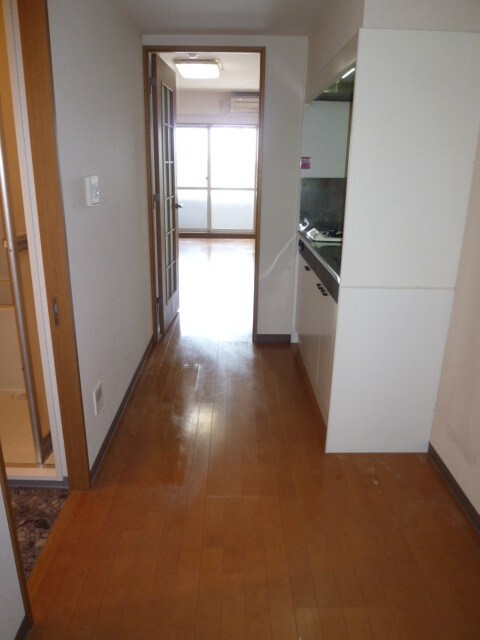 物件内観写真10　(廊下)