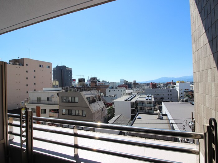 物件内観写真17　(室内からの展望)