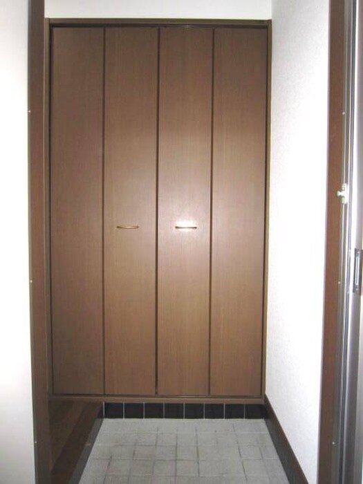 物件内観写真13　(靴箱)