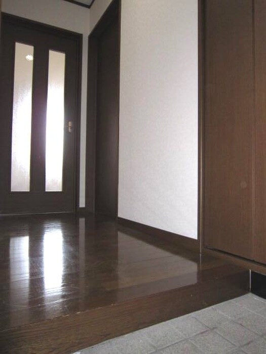 物件内観写真14　(玄関)