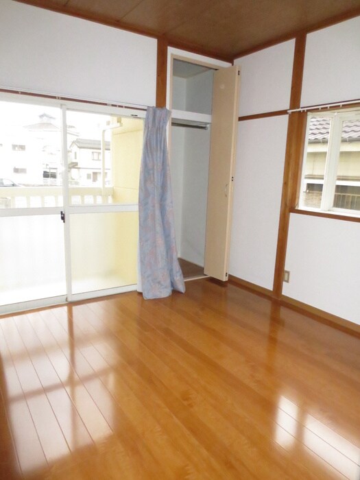 物件内観写真8　(室内からの展望)