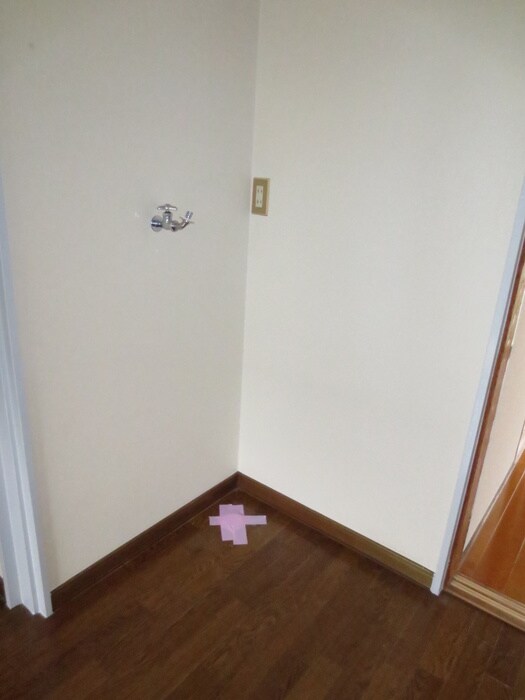 物件内観写真12　(洗濯機置場)