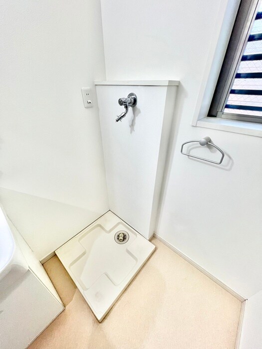 物件内観写真18　(洗濯機置場)