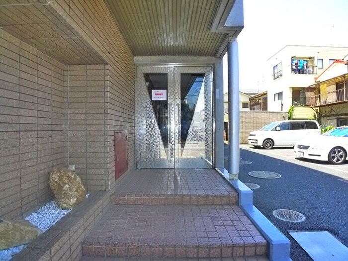 物件外観写真5　(エントランス部分)