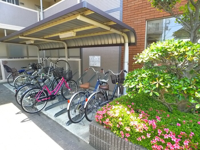 物件外観写真4　(駐輪場)