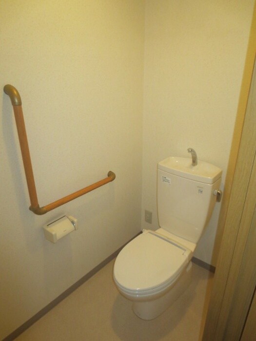 物件内観写真13　(トイレ)