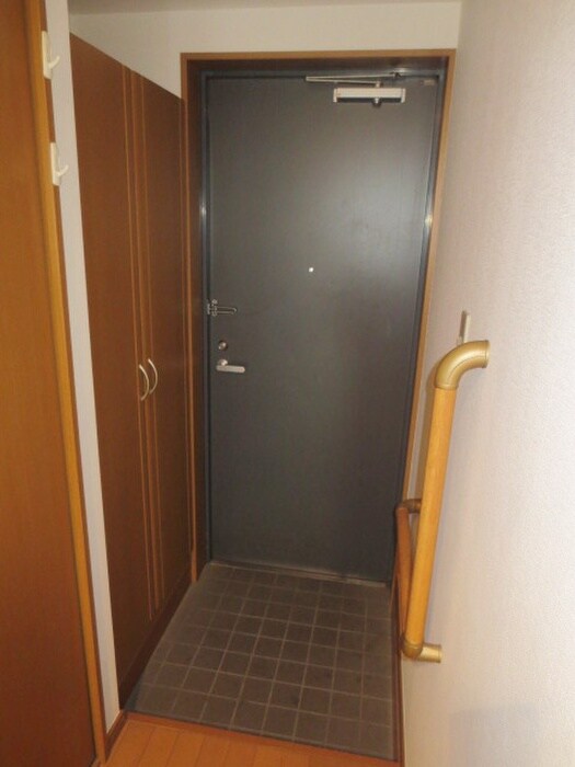 物件内観写真14　(玄関)
