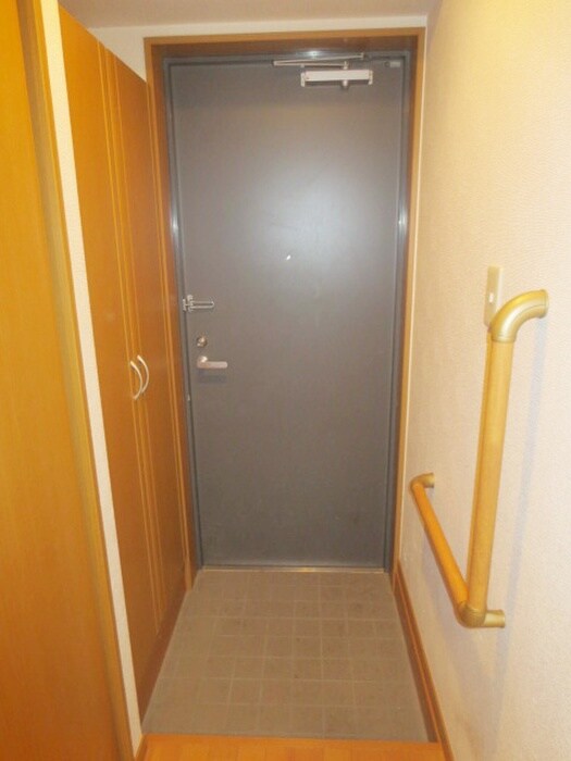 物件内観写真15　(玄関)