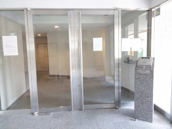 物件外観写真5　(エントランス部分)