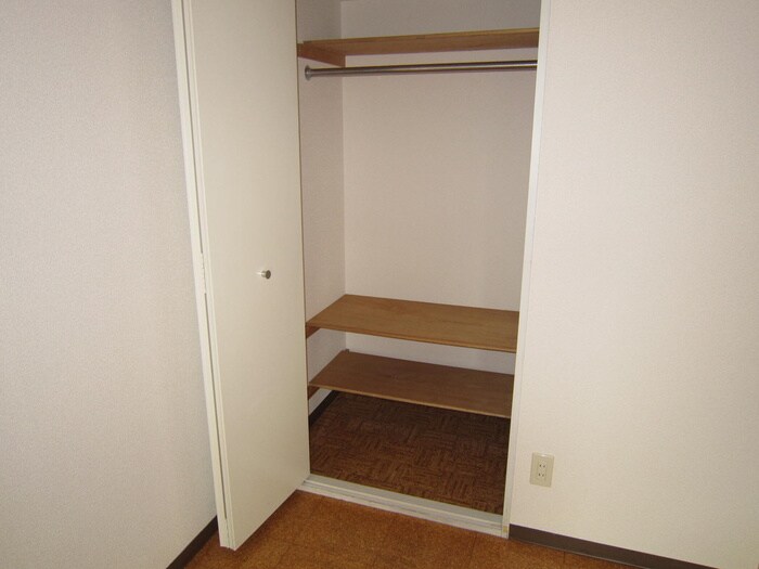 物件内観写真13　(収納)