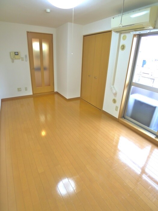 物件内観写真4　(居室)