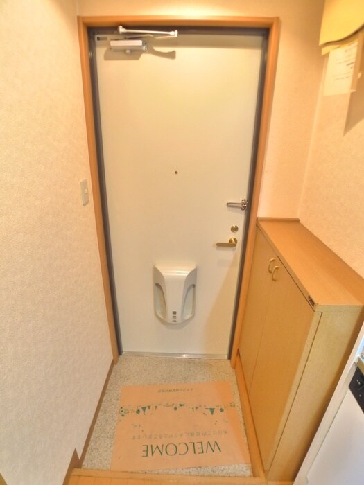 物件内観写真10　(玄関)