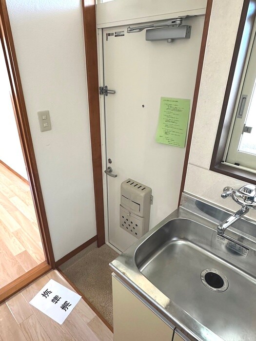 物件内観写真12　(玄関)