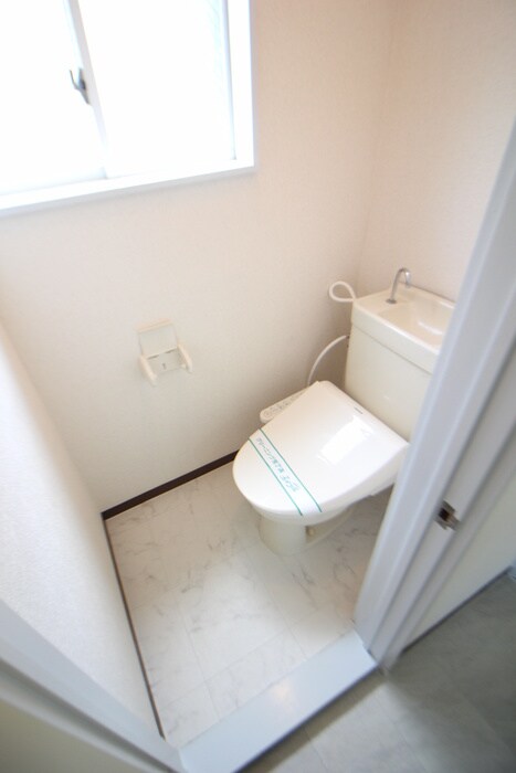 物件内観写真11　(トイレ)