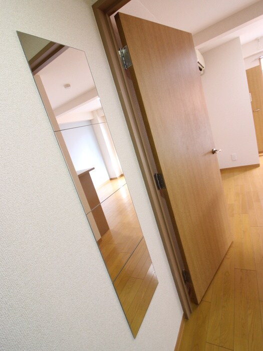 物件内観写真13　(廊下)