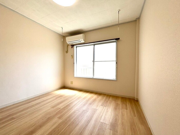 物件内観写真8　(居室)