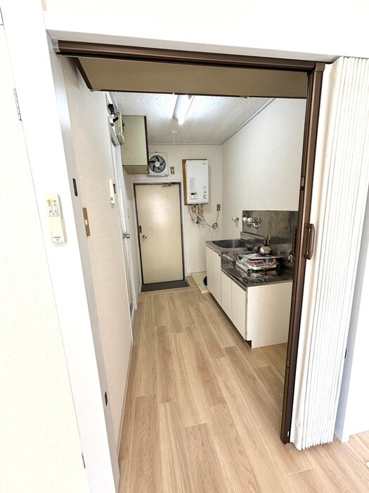 物件内観写真14　(廊下)