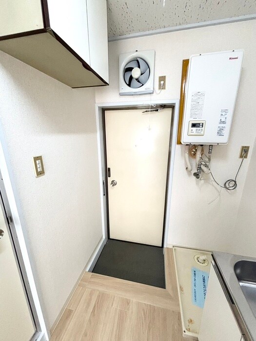 物件内観写真15　(玄関)