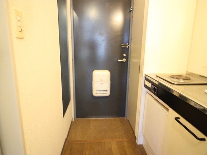 物件内観写真13　(玄関)