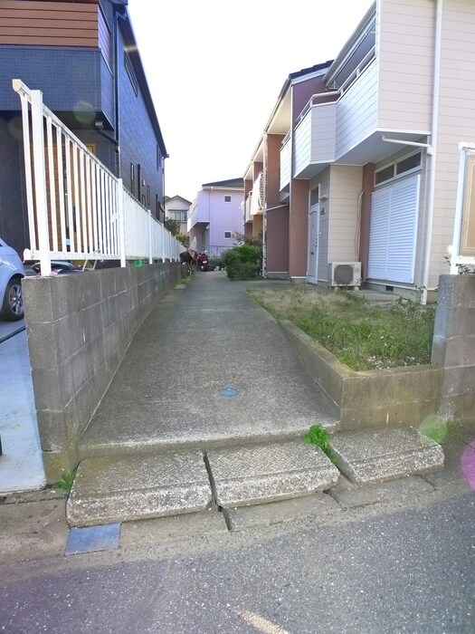 物件外観写真5　(エントランス部分)