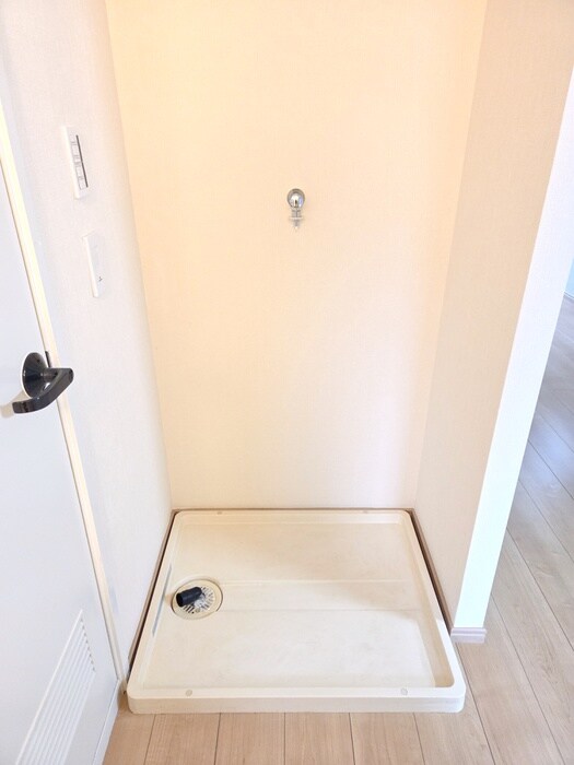 物件内観写真15　(洗濯機置場)