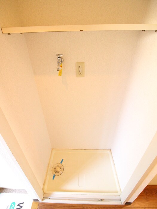 物件内観写真12　(洗濯機置場)