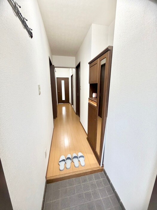物件内観写真14　(玄関)