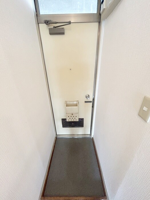 物件内観写真18　(玄関)