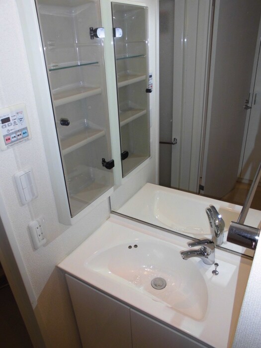 物件内観写真11　(洗面)