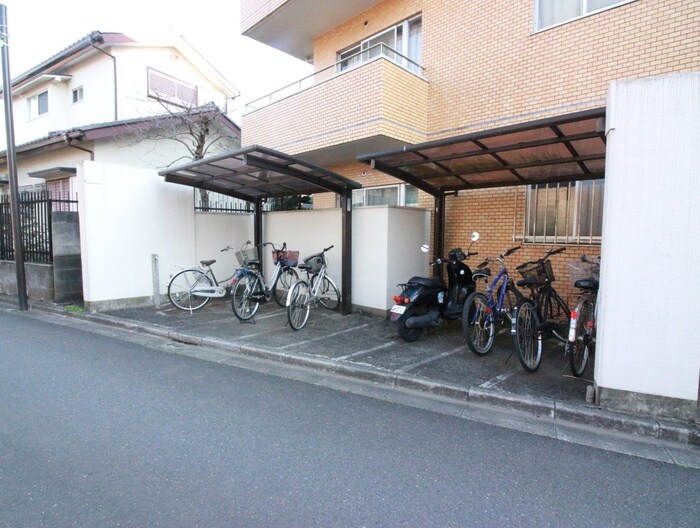 物件外観写真3　(駐輪場)