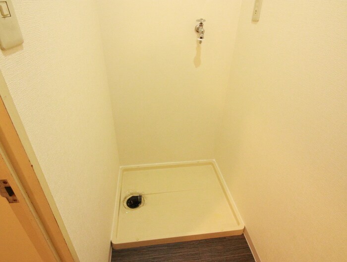 物件内観写真17　(洗濯機置場)