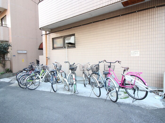 物件外観写真5　(駐輪場)
