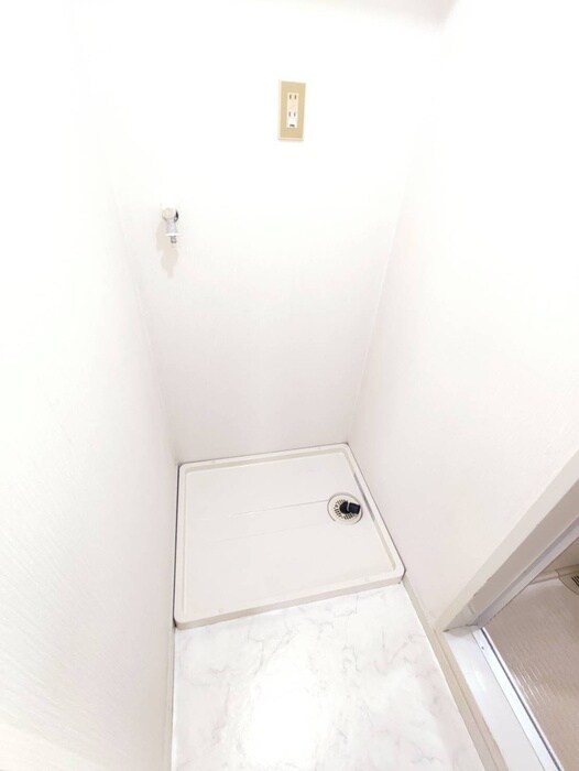 物件内観写真13　(洗濯機置場)