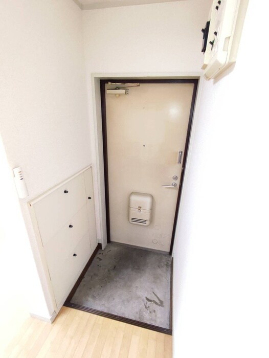 物件内観写真18　(玄関)