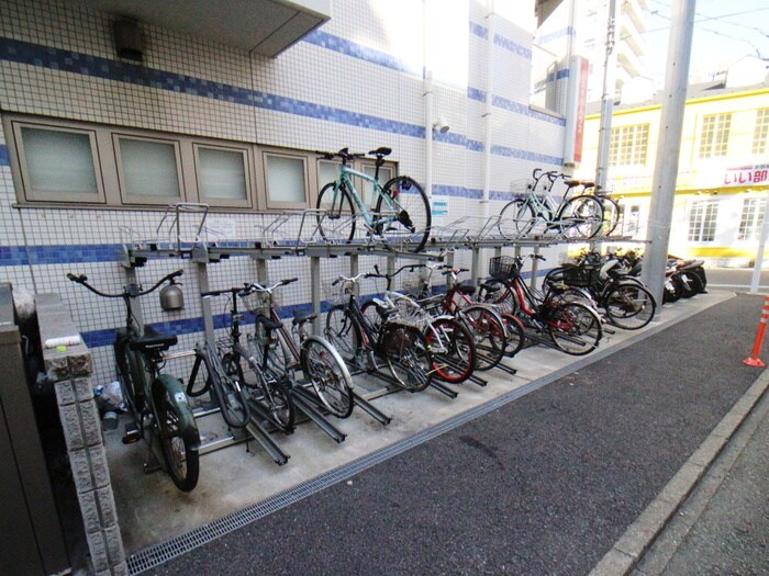 物件外観写真4　(駐輪場)