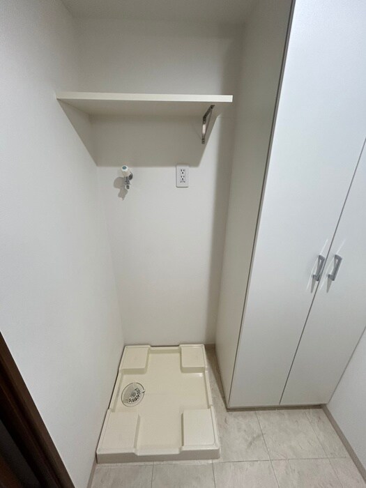 物件内観写真15　(洗濯機置場)