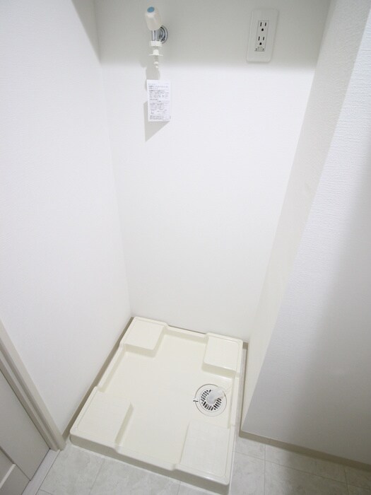 物件内観写真16　(洗濯機置場)