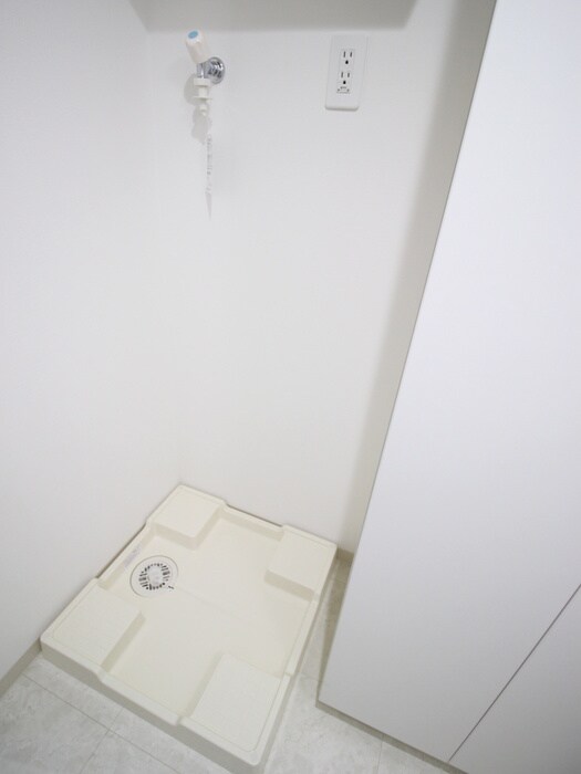 物件内観写真16　(洗濯機置場)