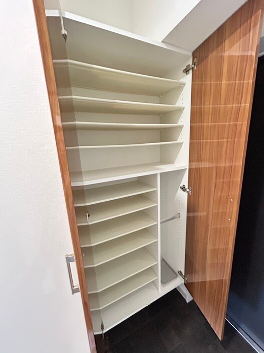 物件内観写真18　(靴箱)